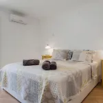 Sunny In The Center, 5 Min. From The *