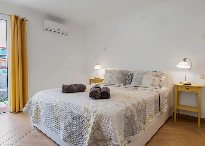 Sunny In The Center, 5 Min. From The *