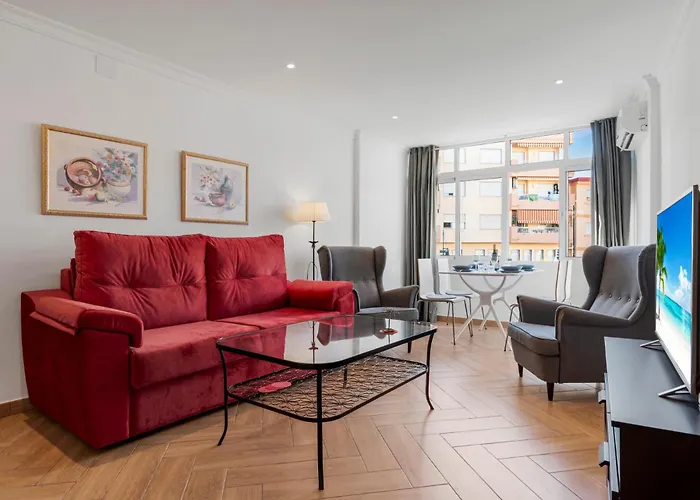 Sunny In The Center, 5 Min. From The * Fuengirola